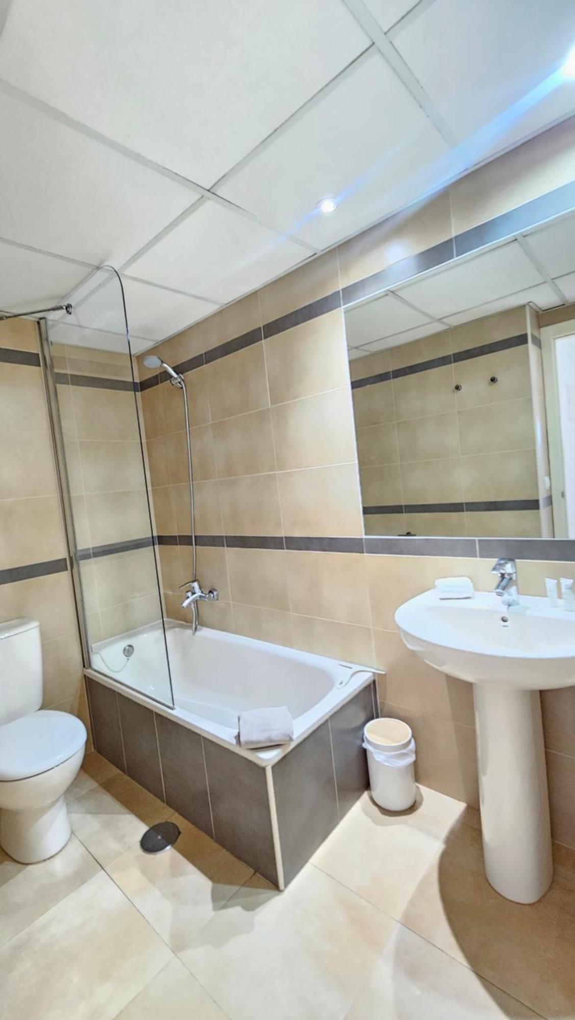 Esmeralda Suites Sunrise Con Piscina Calp Exterior foto