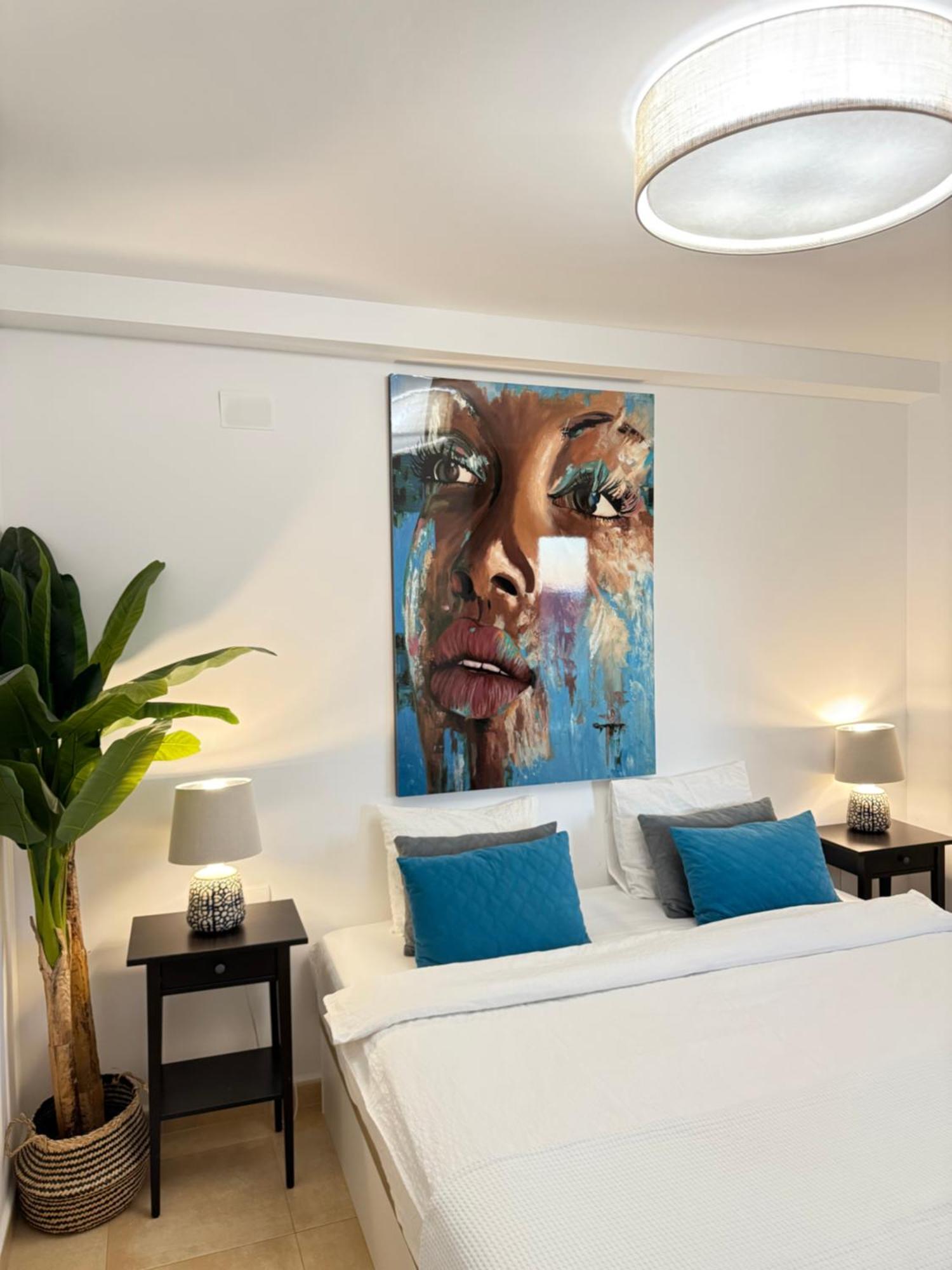 Esmeralda Suites Sunrise Con Piscina Calp Exterior foto
